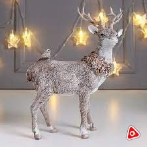 Сувенир полистоун "Олень с венком" / 6343764