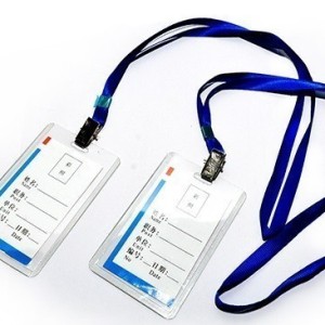 Бейдж вертик. 100х68мм прозрач.Китай со шнурком